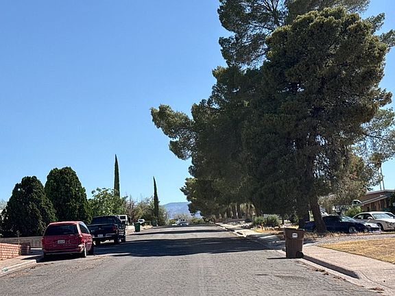 4th image of 1016 W Webb Dr