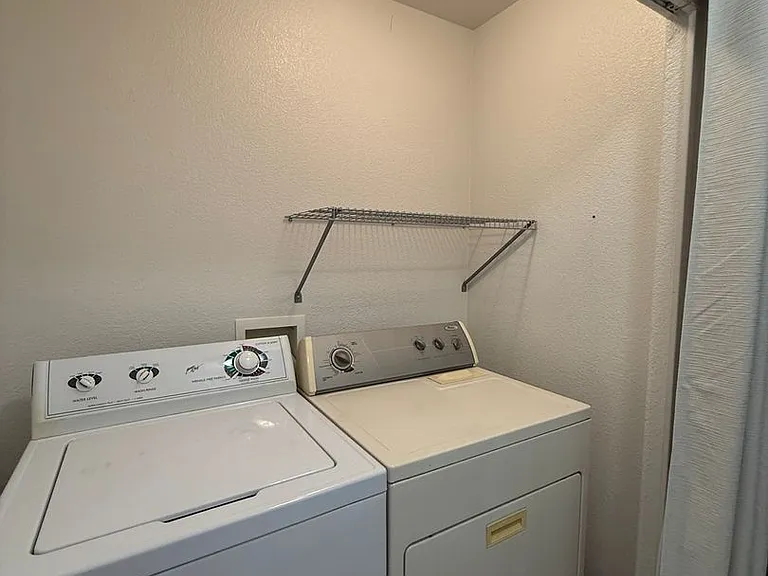 980 Joshua Tree Dr — Photo 15