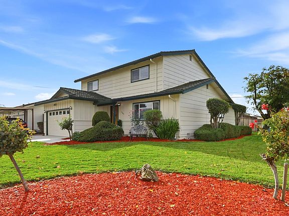 3rd image of 2045 Treewood Ln