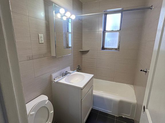 2nd image of 14336 Barclay Ave APT 5C