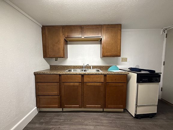 2nd image of 748 1/2 Cook Ave Unit B