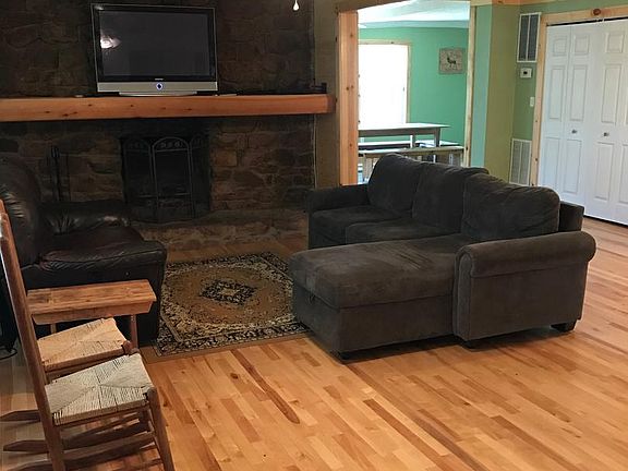 3rd image of 207 Riverview Dr