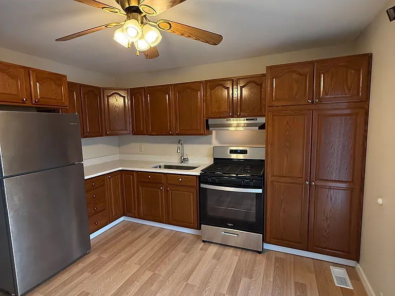 34 Beacon Ave — Photo 9