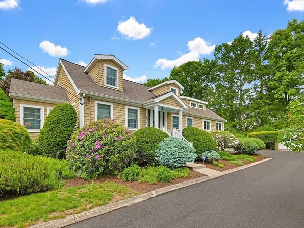 310 Sumner St, Stoughton, MA 02072