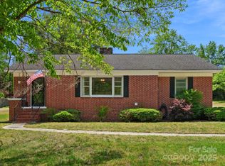 613 W Pine St, Kershaw, SC 29067