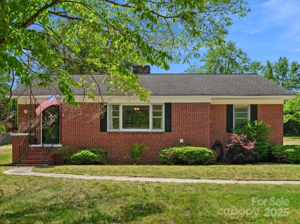 613 W Pine St, Kershaw, SC 29067