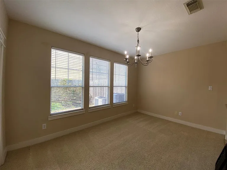 2833 Seaside Dr — Photo 6