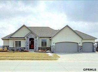 12801 Deer Creek Dr, Omaha, NE 68142
