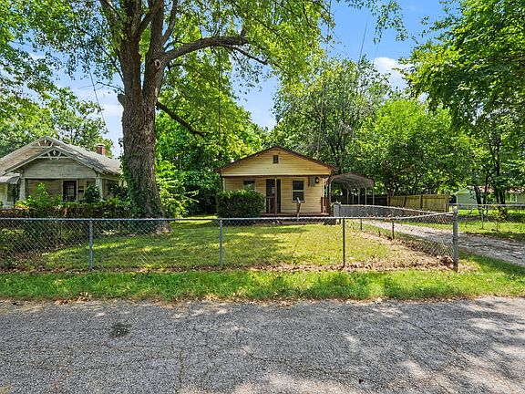 2nd image of 2434 N Pickwick Avenue