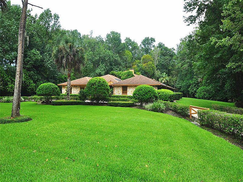 1st image of 123 Wisteria Dr