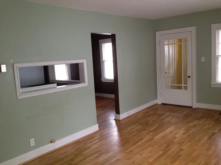 312 Custer Ave — Photo 1