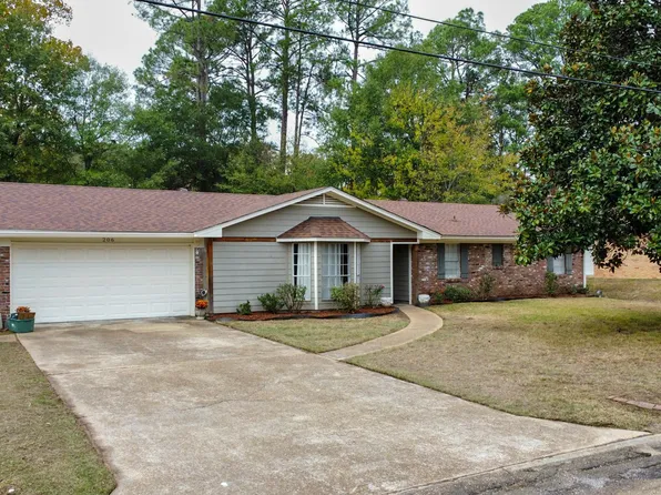 206 Kitchings Dr, Clinton, MS 39056