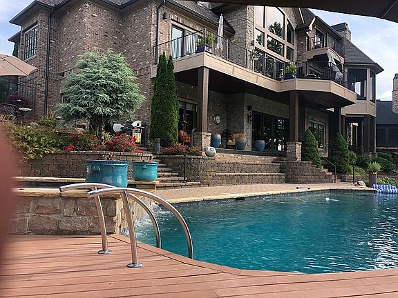 3rd image of 2536 Marina Way