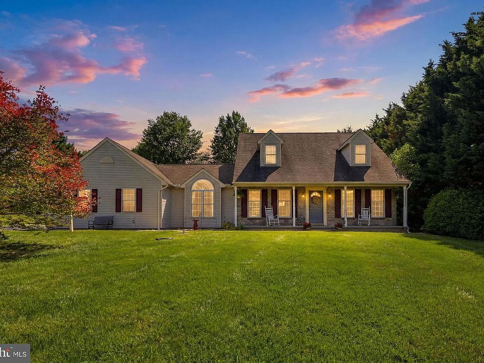 1st image of 110 Pickering Ln