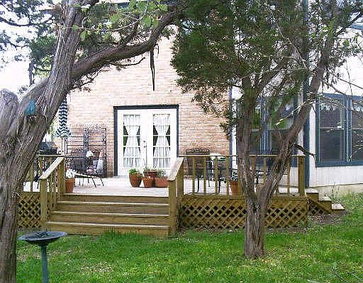 3rd image of 10902 HAMLEN PARK DR