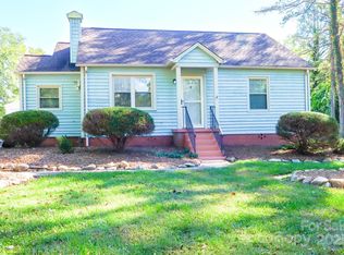 1350 8th St NW, Hickory, NC 28601