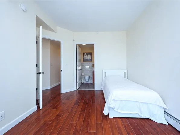 7819 Bay Parkway image 5 of 27