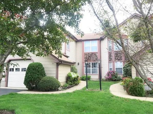 2 Hempstead Dr #B, Monroe Township, NJ 08831