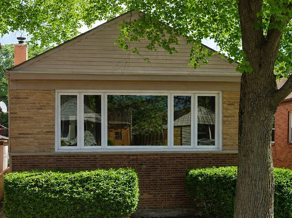 6325 N Whipple St, Chicago, IL 60659