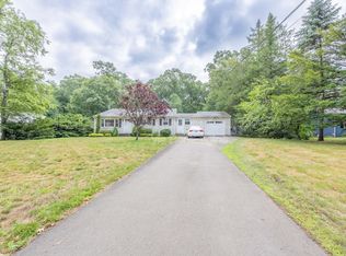 17 Dover Rd, North Haven, CT 06473