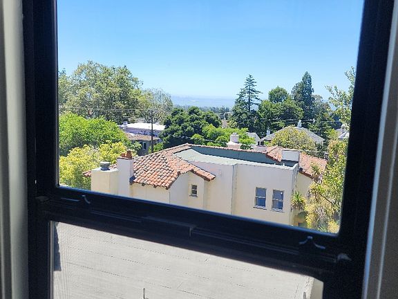 4th image of 2339 Hilgard Ave #304