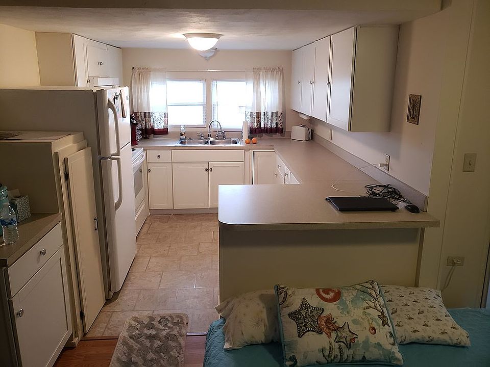 2nd image of 304 51st Ave W