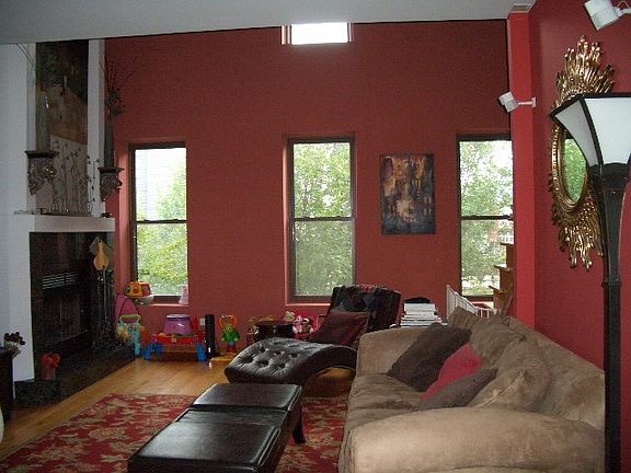2nd image of 1220 W Augusta Blvd #3