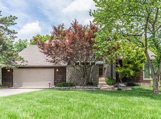 743 Lakeshore Dr, Lexington, KY 40502