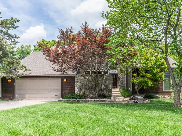 743 Lakeshore Dr, Lexington, KY 40502