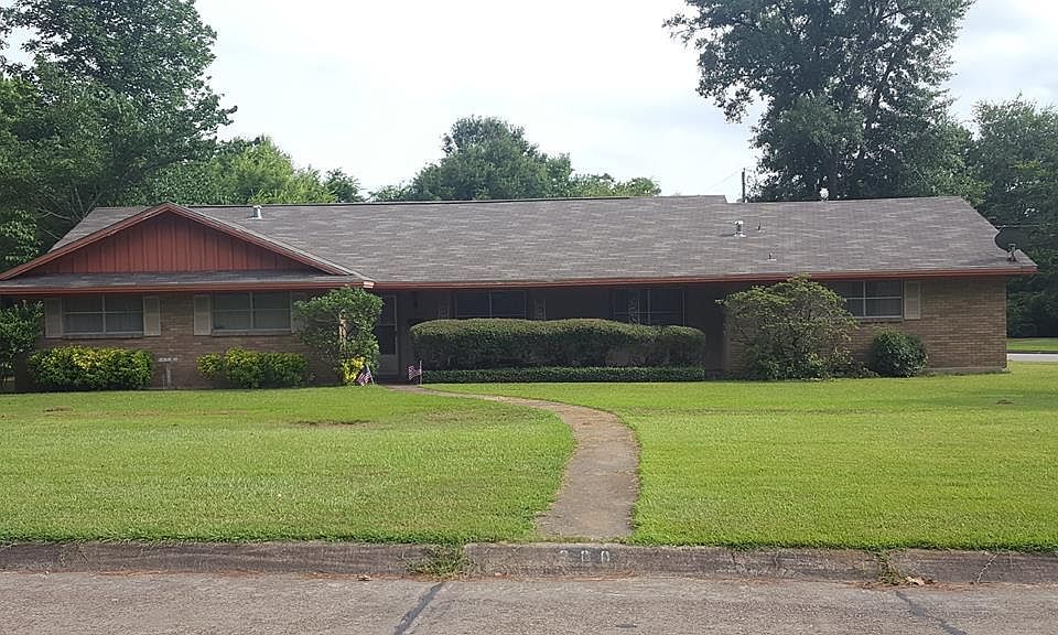 1st image of 200 Englewood Dr