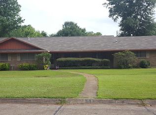 200 Englewood Dr, Lufkin, TX 75901