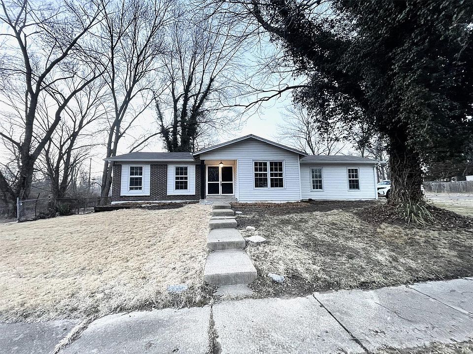 1st image of 6365 El Serrano Dr
