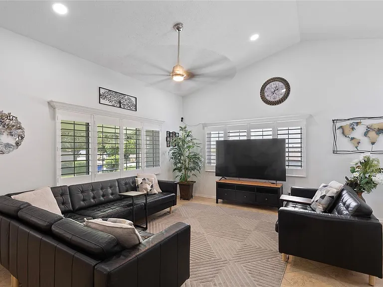 1925 Marla Ct — Photo 9