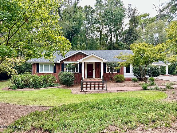 2nd image of 380 Vista Cir