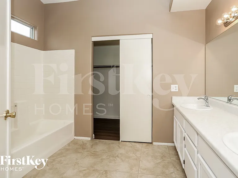 9135 Green Frost Dr — Photo 11