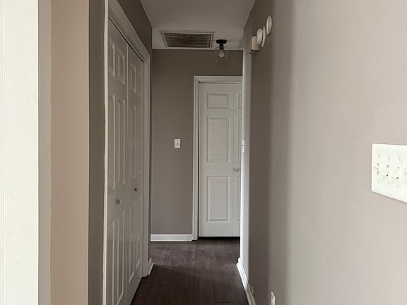 2nd image of 105 Ducker Ct