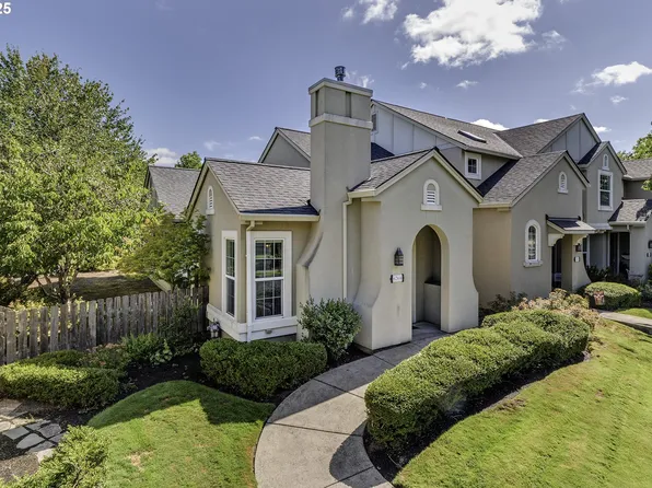 6769 NE Rosebay Dr, Hillsboro, OR 97124