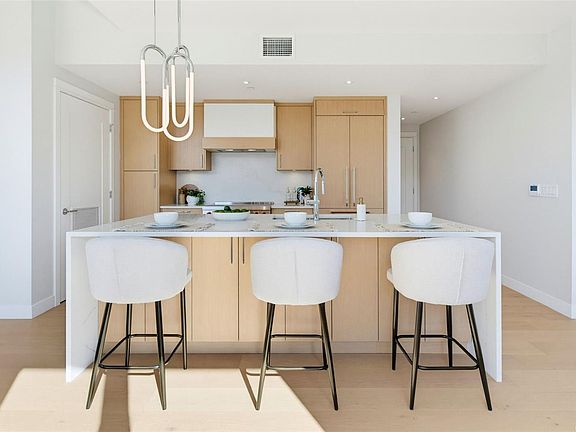 3rd image of 5229 Cordova Bay Rd #Penthouse 402