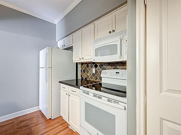 5th image of 2400 N Braeswood Blvd #258