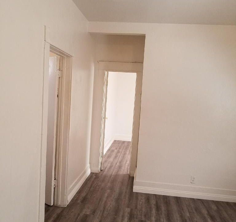 2nd image of 927 Magnolia Ave APT 12