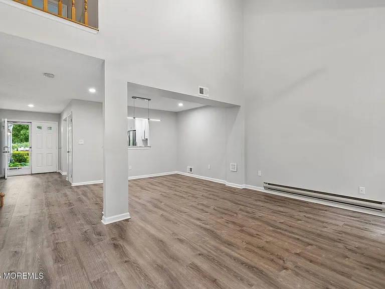 262 Daffodil Dr — Photo 8
