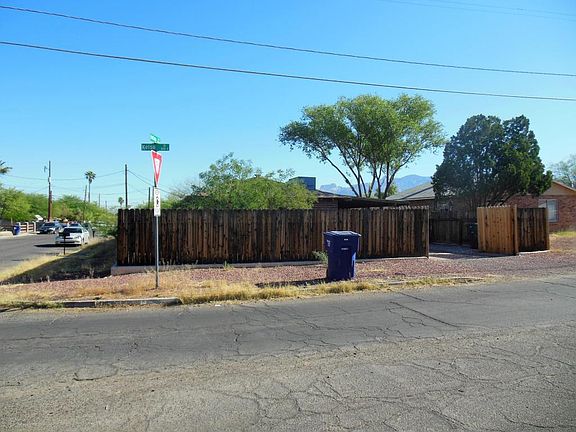 2nd image of 2702 N Fontana Ave