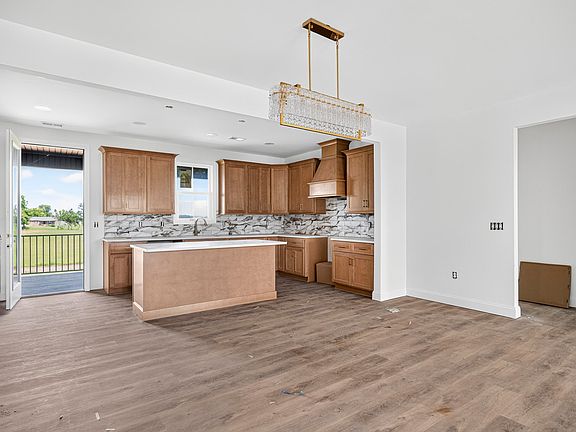 5th image of 101 Dawn Ct