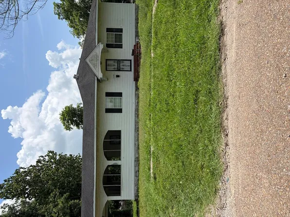 928 4th St, Earle, AR 72331