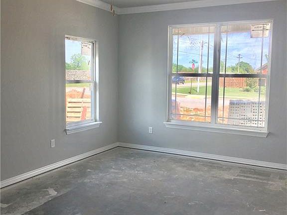 2nd image of 1000 Tarah Knolls Cir