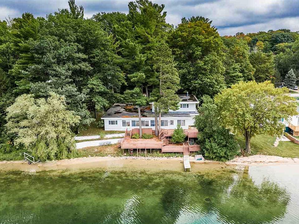 1st image of 1415 Lake Dr