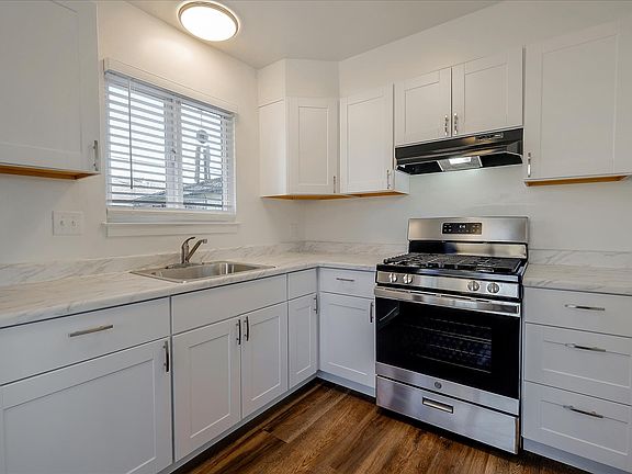 3rd image of 42 Campbell St #10
