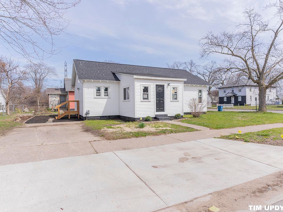 1st image of 2045 Hoyt St
