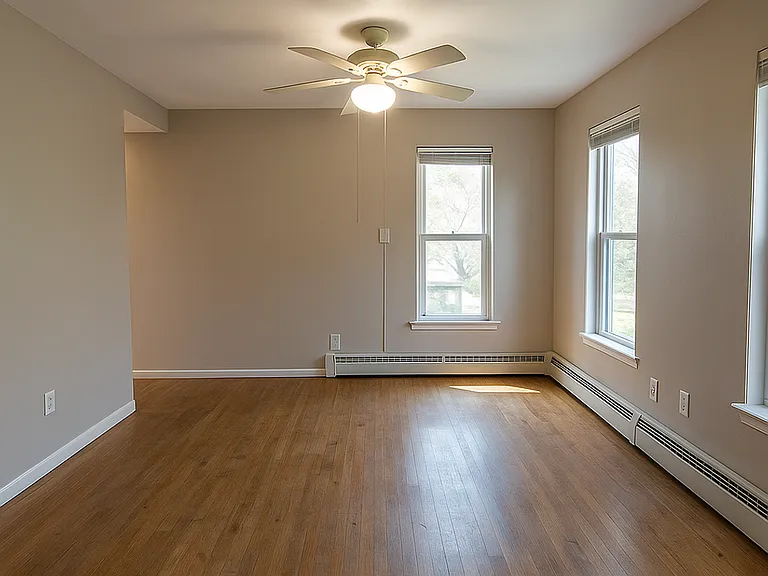 130 College NE — Photo 11