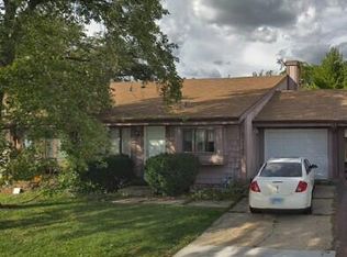 30W062 Mulberry Ct, Warrenville, IL 60555